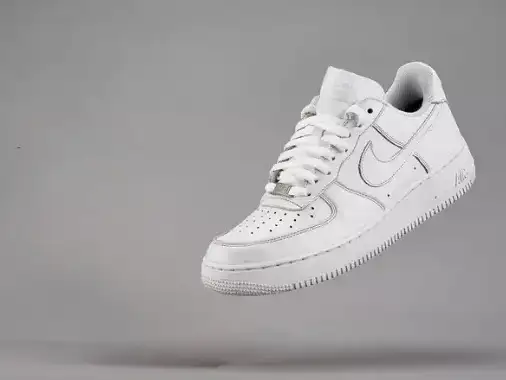 Sneaker propre éclatante